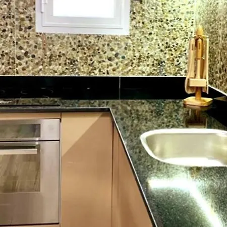 Апартаменты Luxury Getaway /Brand New 2Br /Wi-Fi /Full Kitchen Шарм-эль-Шейх Экстерьер фото